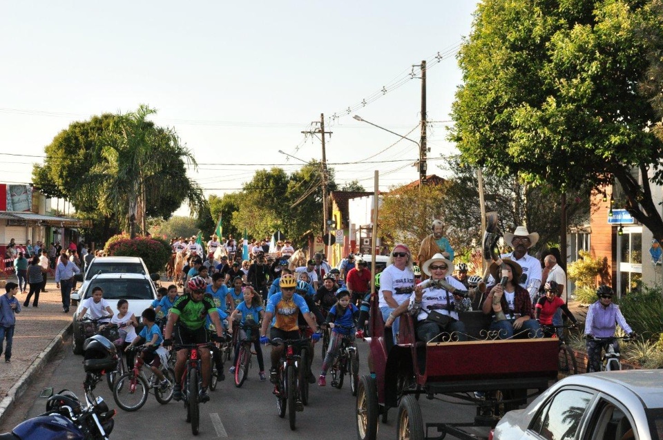 Cavalgada e pedalada comemoram a 91ª Festa de São Pedro