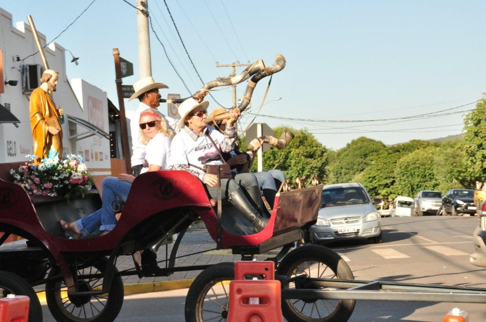 Cavalgada e pedalada comemoram a 91ª Festa de São Pedro