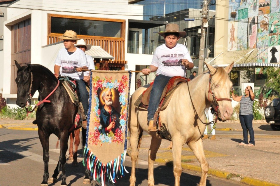 Cavalgada e pedalada comemoram a 91ª Festa de São Pedro