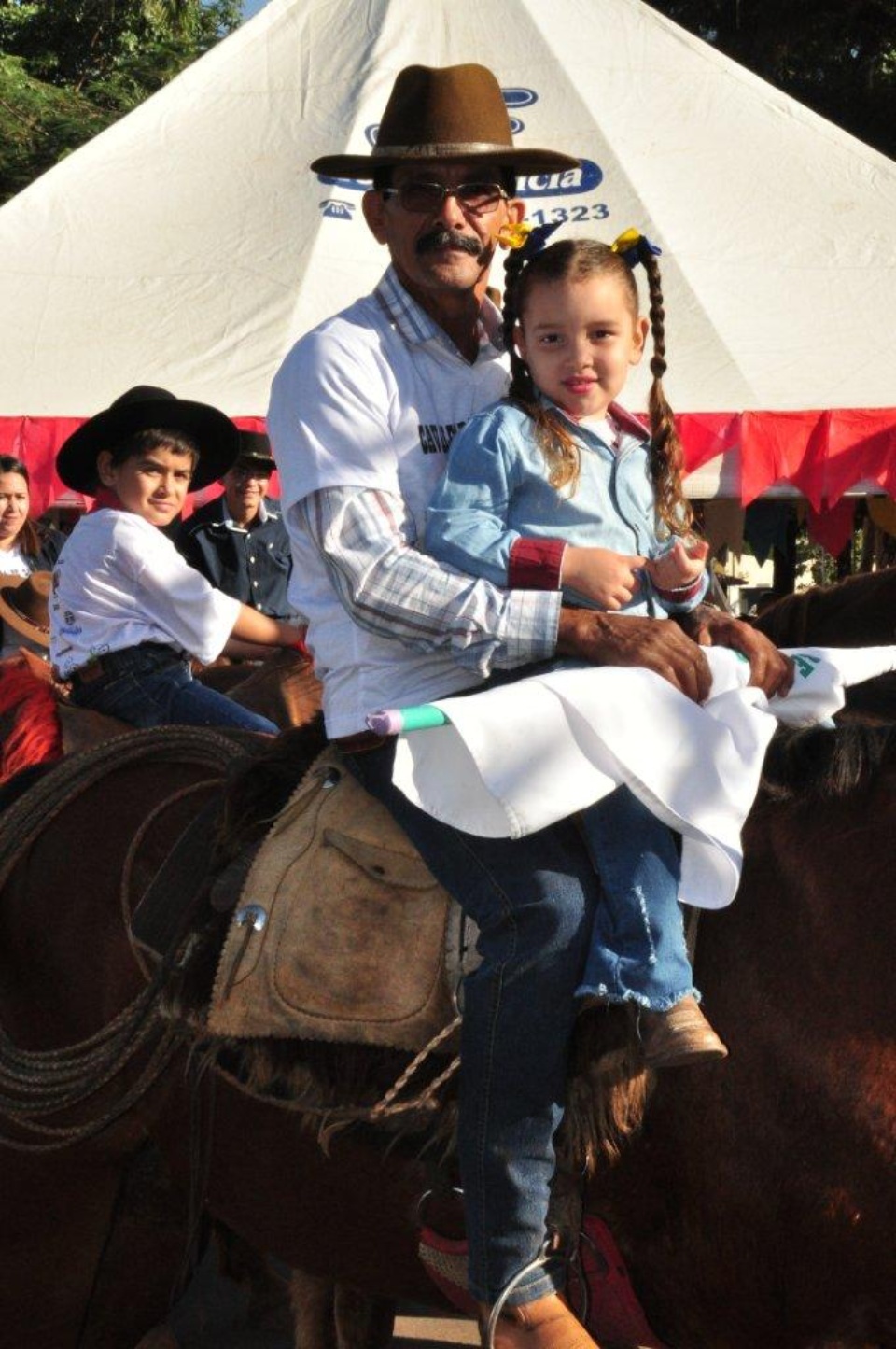 Cavalgada e pedalada comemoram a 91ª Festa de São Pedro