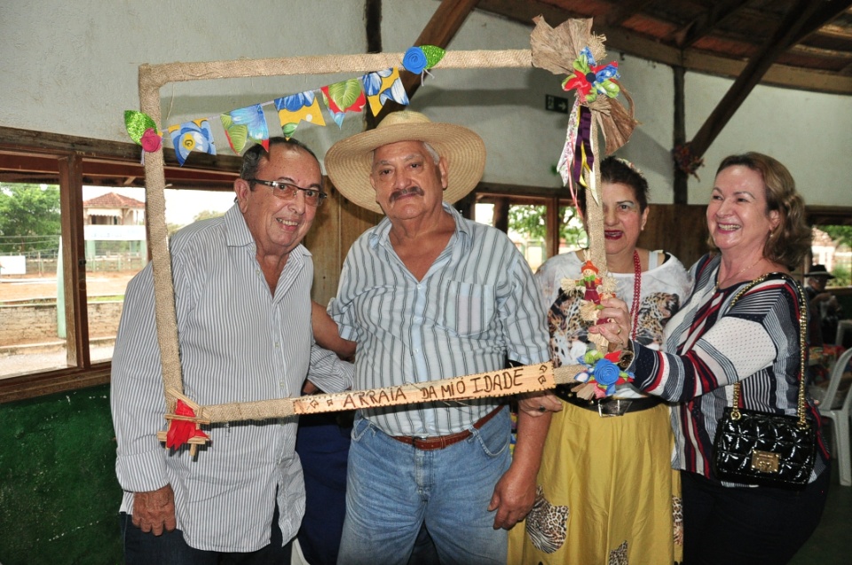 Projeto Conviver Idosos realiza "Arraiá da Mió Idade"