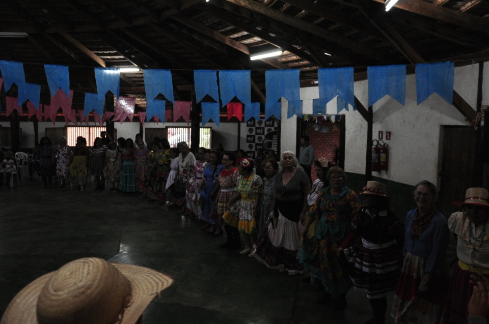 Projeto Conviver Idosos realiza "Arraiá da Mió Idade"