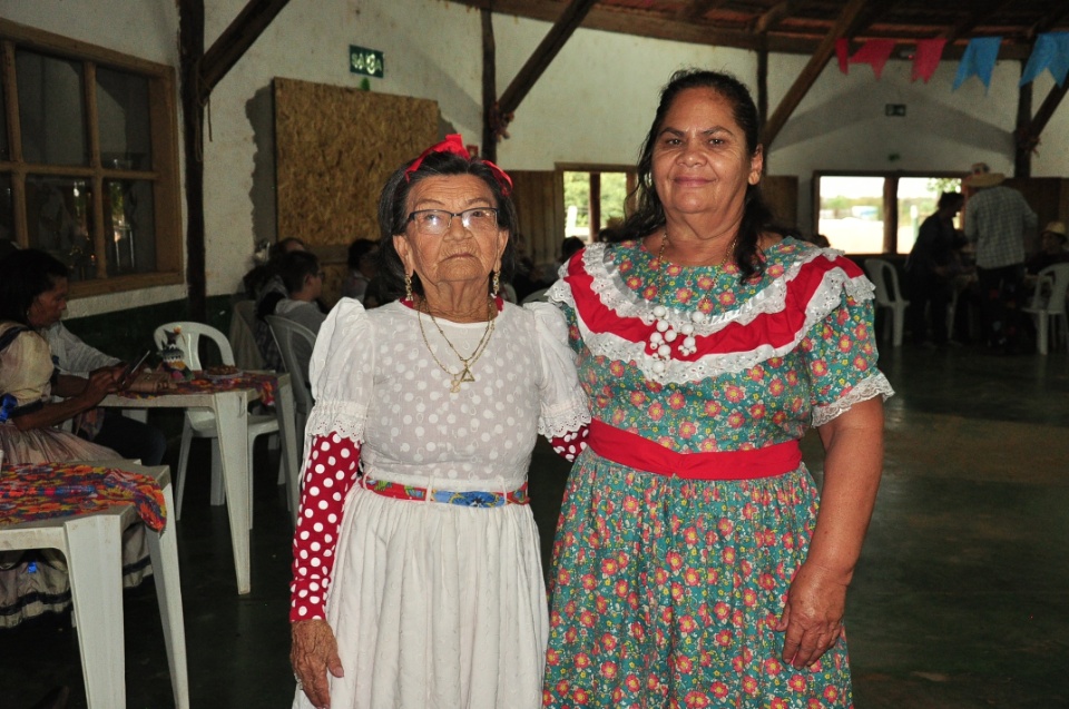 Projeto Conviver Idosos realiza "Arraiá da Mió Idade"