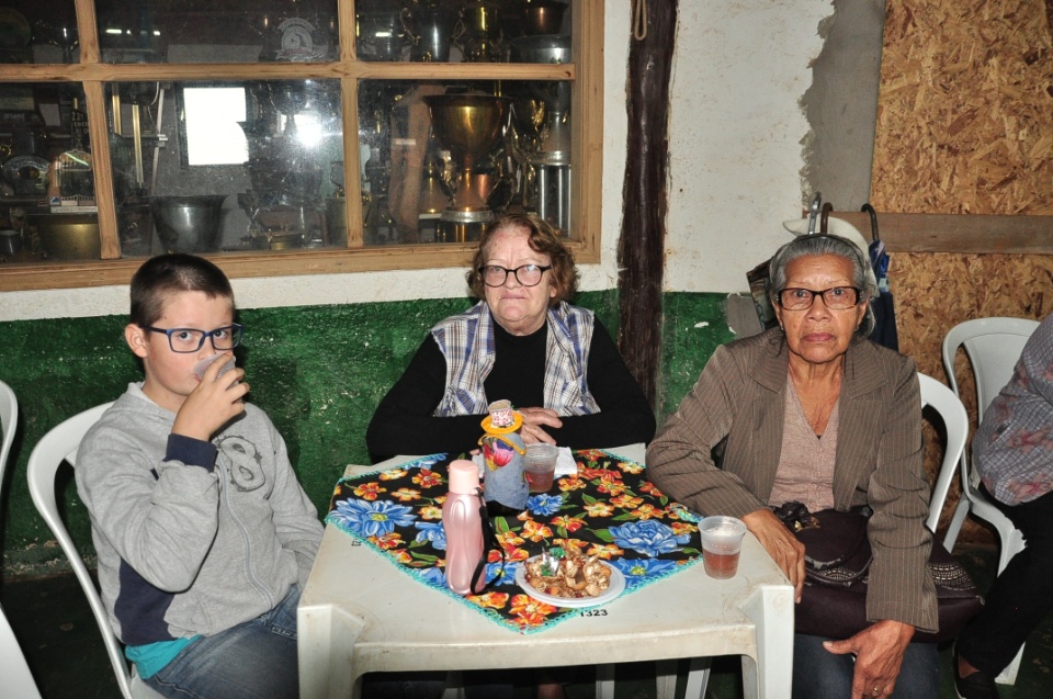 Projeto Conviver Idosos realiza "Arraiá da Mió Idade"
