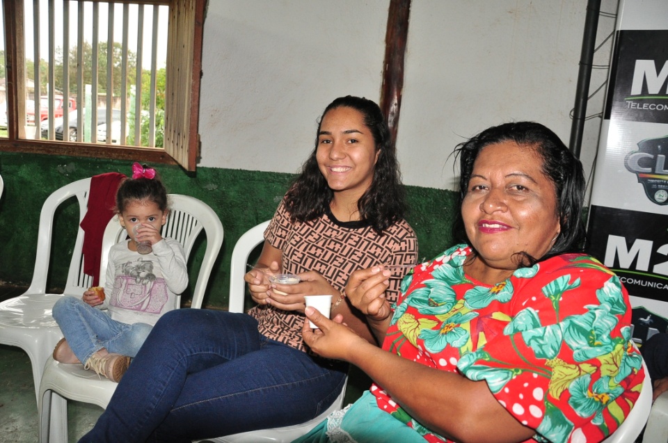 Projeto Conviver Idosos realiza "Arraiá da Mió Idade"