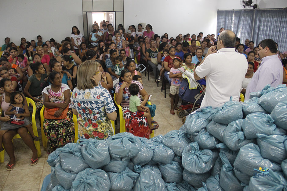 Prefeitura de Bonito entrega feijão para a população