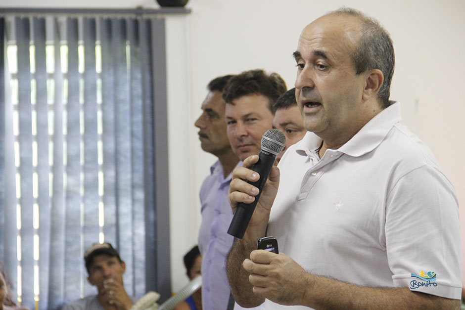 Prefeitura de Bonito entrega feijão para a população