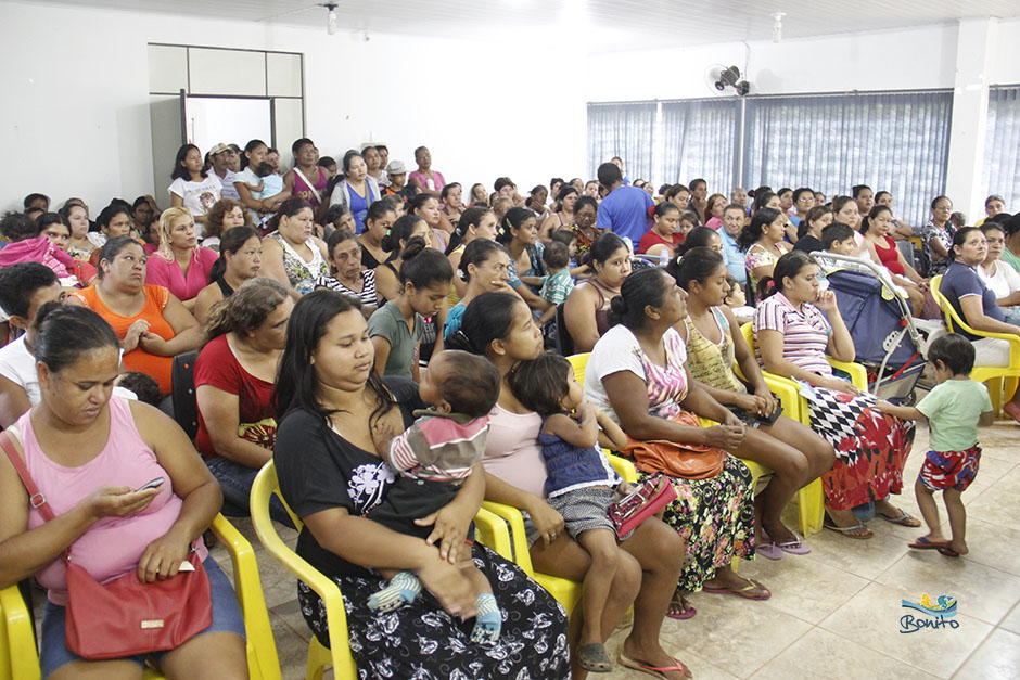 Prefeitura de Bonito entrega feijão para a população