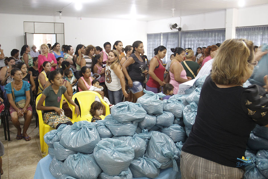 Prefeitura de Bonito entrega feijão para a população