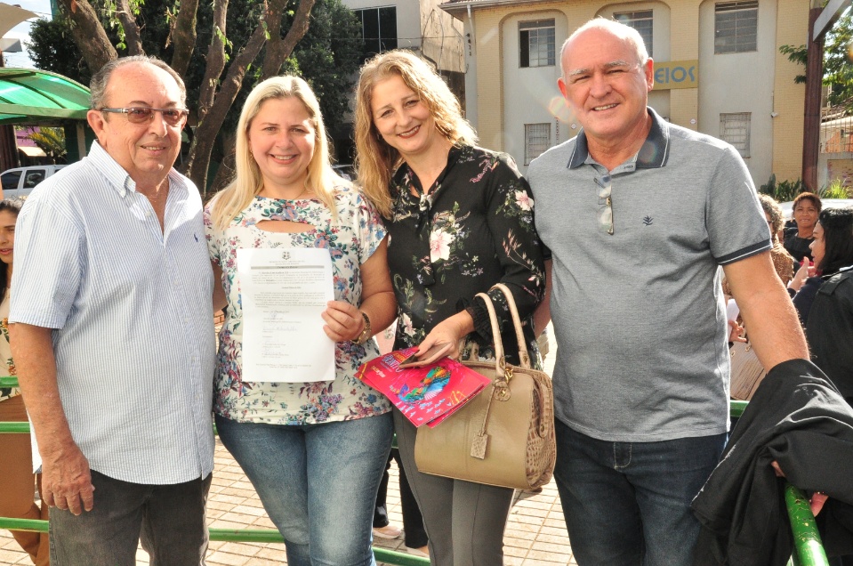Prefeito dá posse a mais 33 candidatos aprovados no concurso