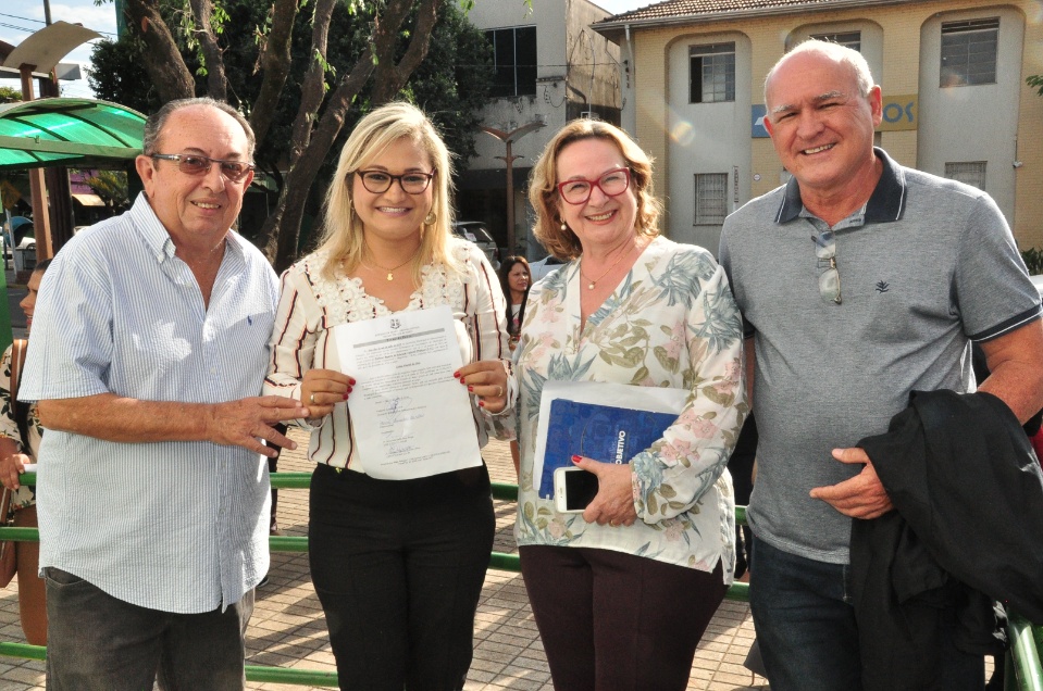 Prefeito dá posse a mais 33 candidatos aprovados no concurso
