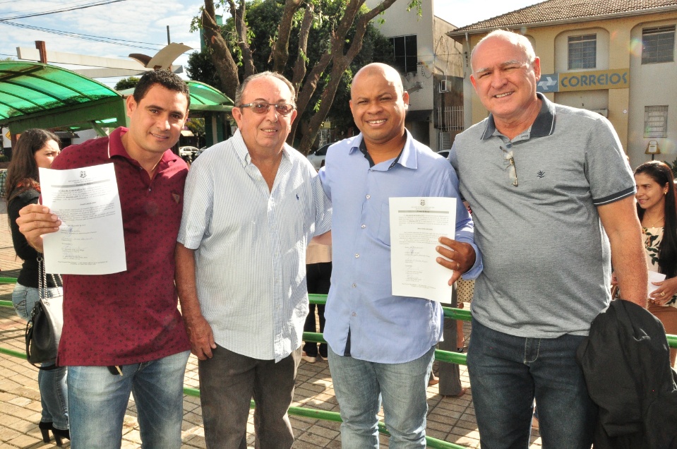 Prefeito dá posse a mais 33 candidatos aprovados no concurso
