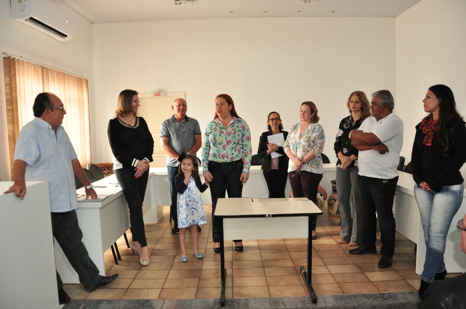 Prefeito dá posse a mais 33 candidatos aprovados no concurso