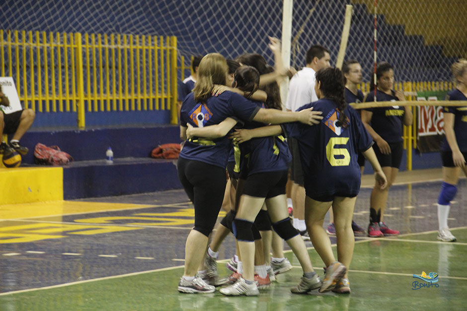 Confira a galeria de fotos das finais do vôlei na Copa ACEB