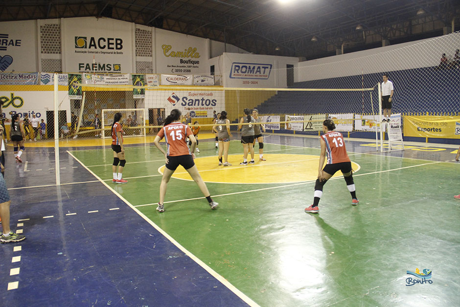 Confira a galeria de fotos das finais do vôlei na Copa ACEB
