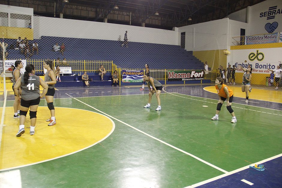 Confira a galeria de fotos das finais do vôlei na Copa ACEB