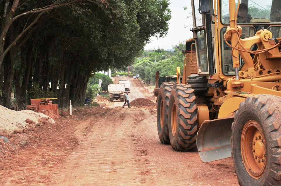 Agesul inicia asfaltamento e drenagem da Rua 19 de novembro