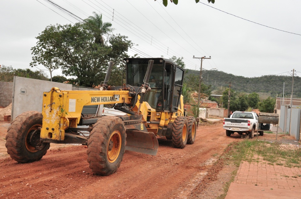 Prefeitura efetua o patrolamento do Portal do Rio Formoso