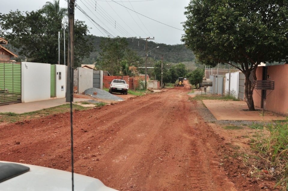Prefeitura efetua o patrolamento do Portal do Rio Formoso