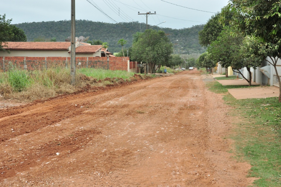 Prefeitura efetua o patrolamento do Portal do Rio Formoso
