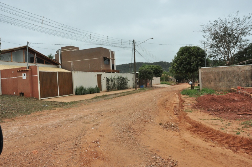 Prefeitura efetua o patrolamento do Portal do Rio Formoso