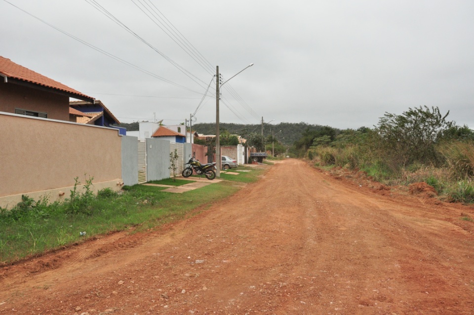 Prefeitura efetua o patrolamento do Portal do Rio Formoso