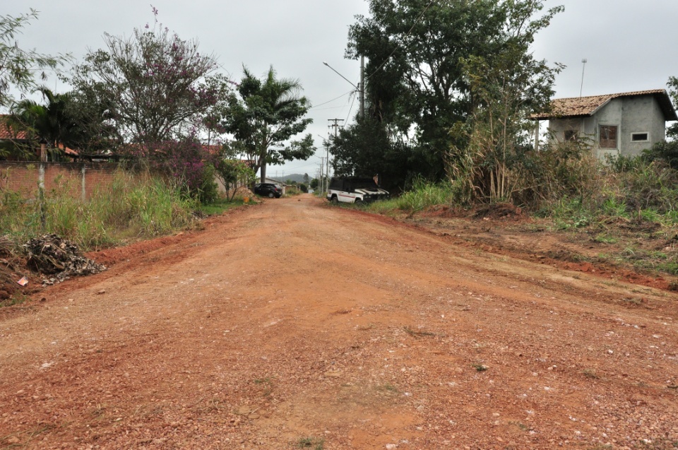 Prefeitura efetua o patrolamento do Portal do Rio Formoso