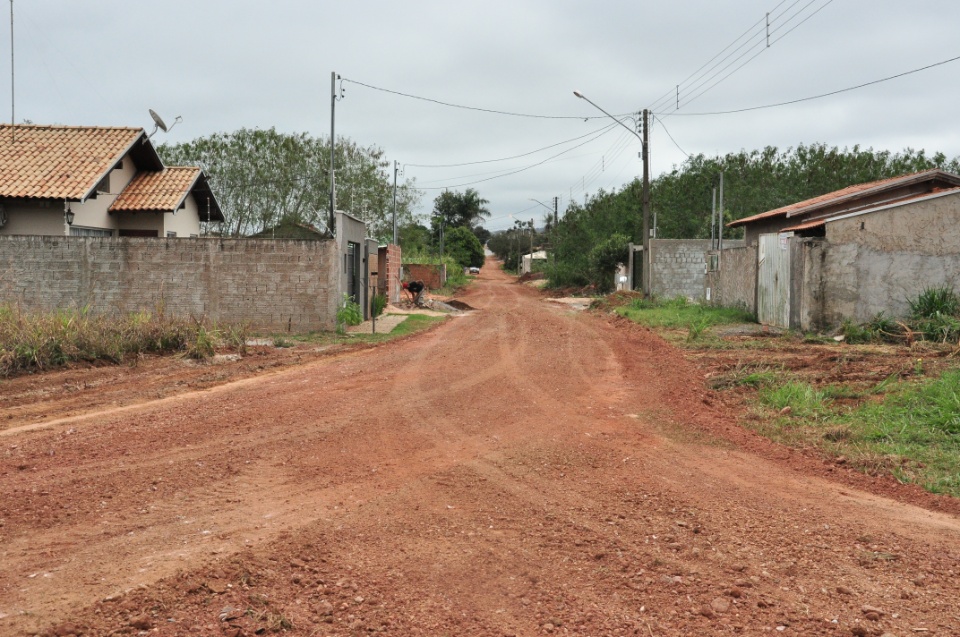 Prefeitura efetua o patrolamento do Portal do Rio Formoso
