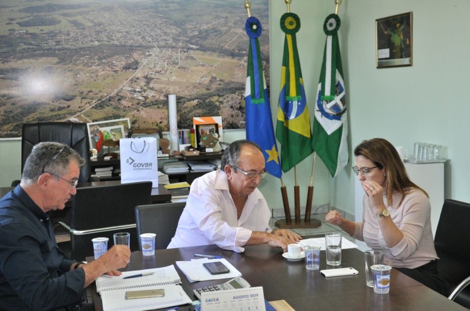 Prefeito Odilson recebe visita da senadora Soraya Thronicke