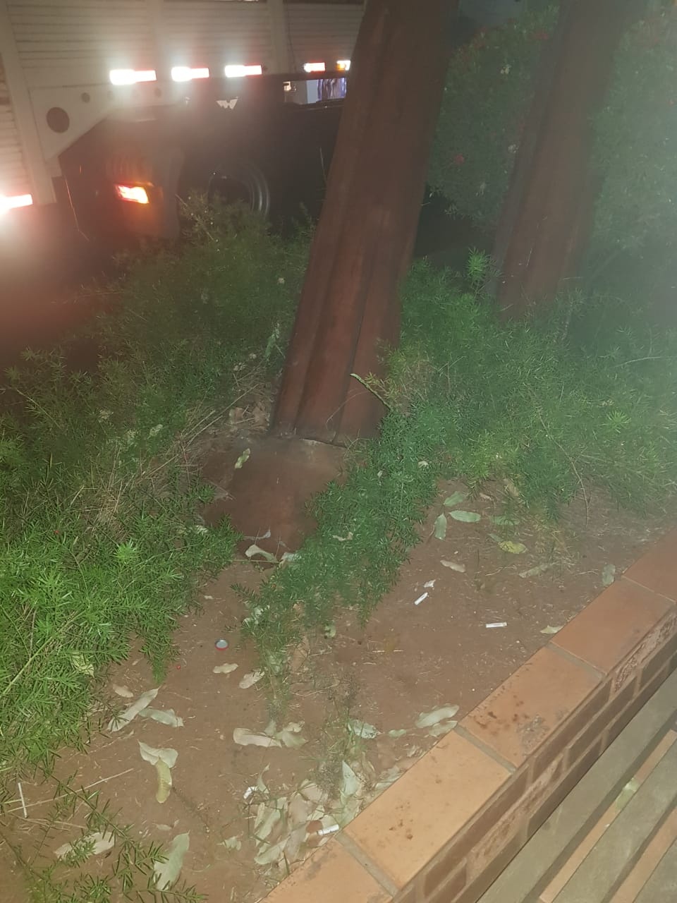 Caminhão derruba pórtico que atravessa a Rua Pilad Rebuá