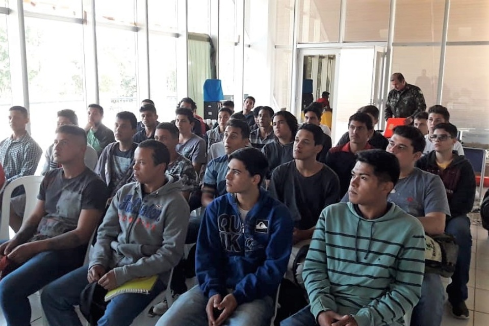 Exército realiza exames para seleção de jovens alistados