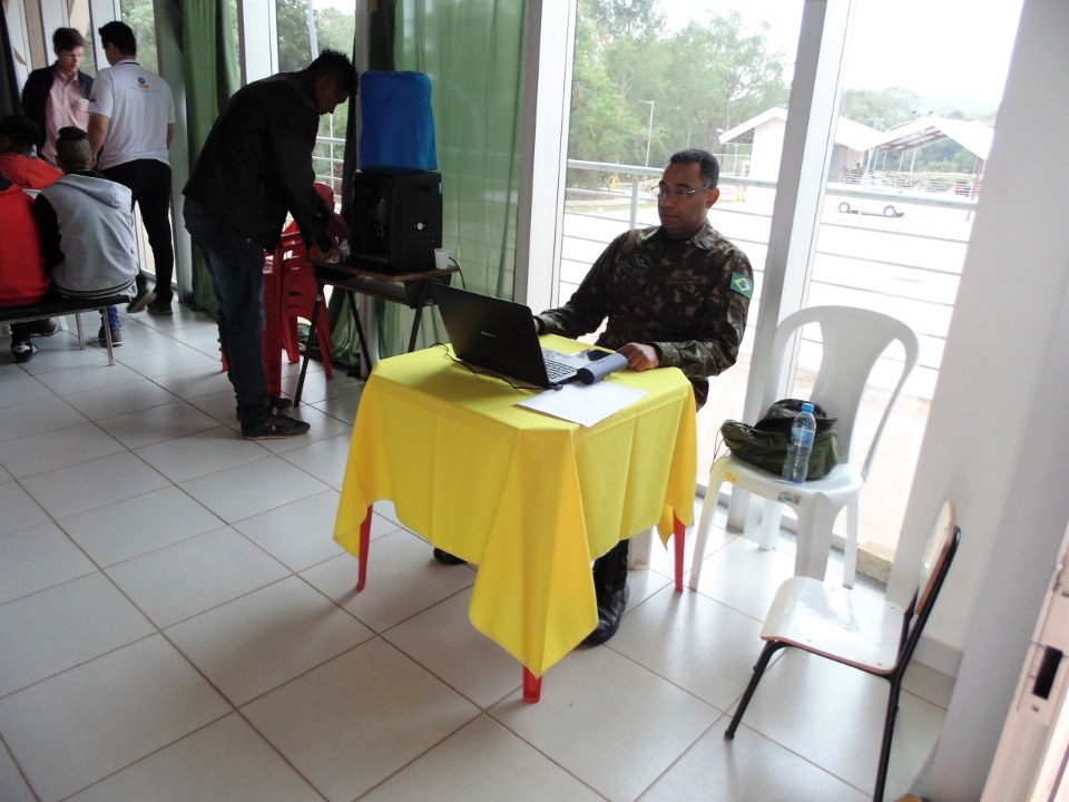 Exército realiza exames para seleção de jovens alistados