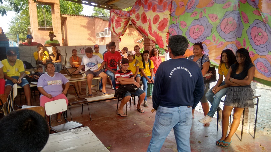 Alunos participam de mutirão de limpeza e orientações para combater o mosquito da dengue em Bonito