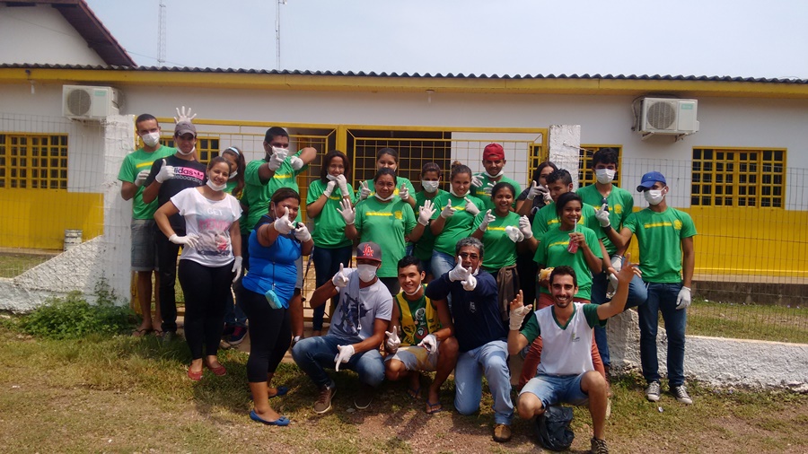 Alunos participam de mutirão de limpeza e orientações para combater o mosquito da dengue em Bonito