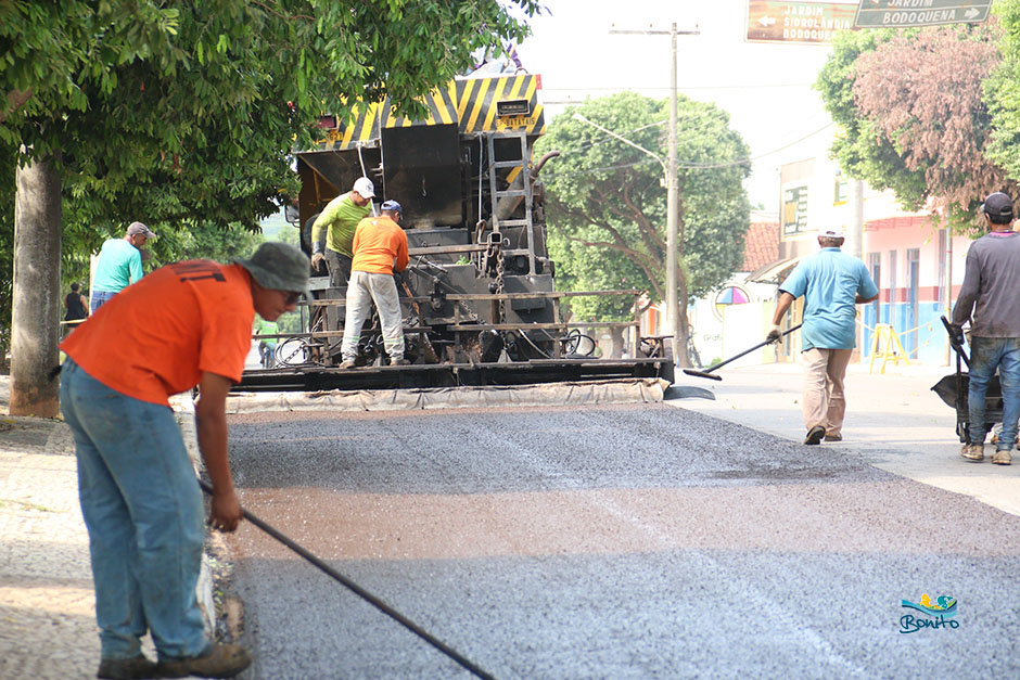 Prefeitura realiza recapeamento asfáltico na Cidade de Bonito