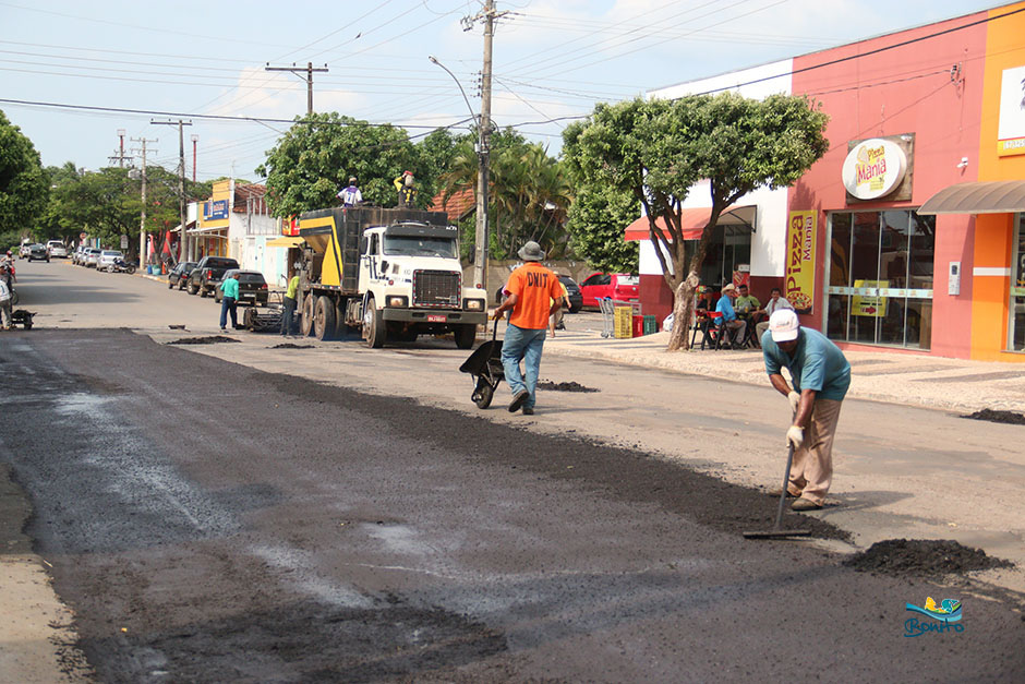 Prefeitura realiza recapeamento asfáltico na Cidade de Bonito