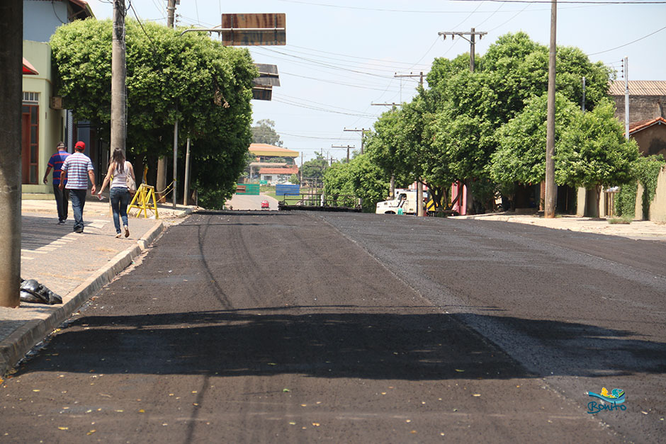 Prefeitura realiza recapeamento asfáltico na Cidade de Bonito