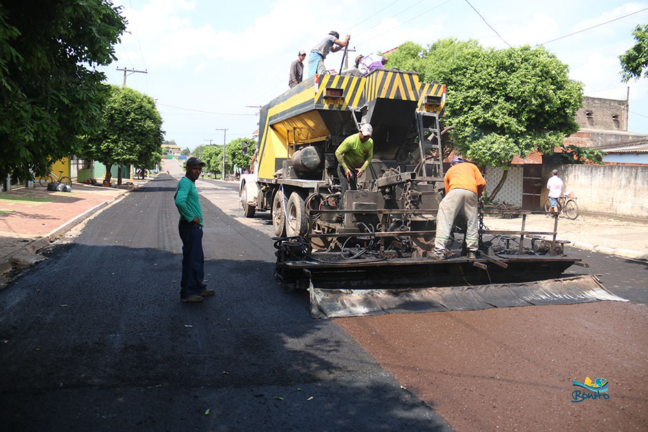 Prefeitura realiza recapeamento asfáltico na Cidade de Bonito