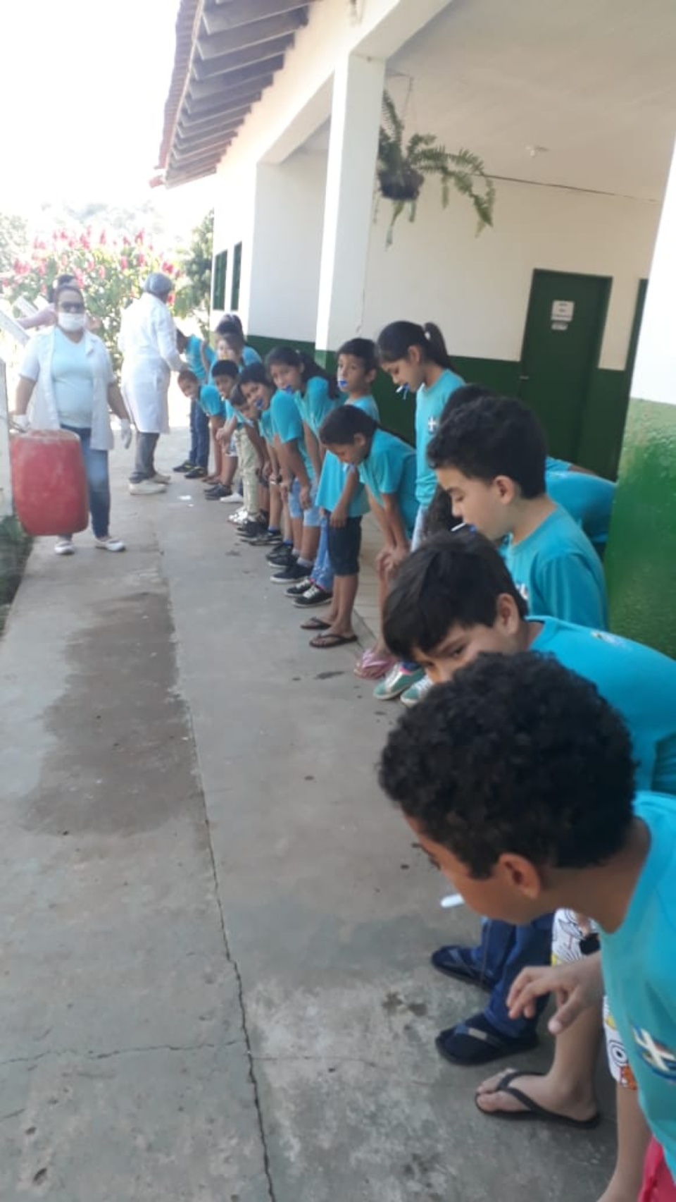 Prefeitura realiza aplicação de flúor em escola do Guaicurús