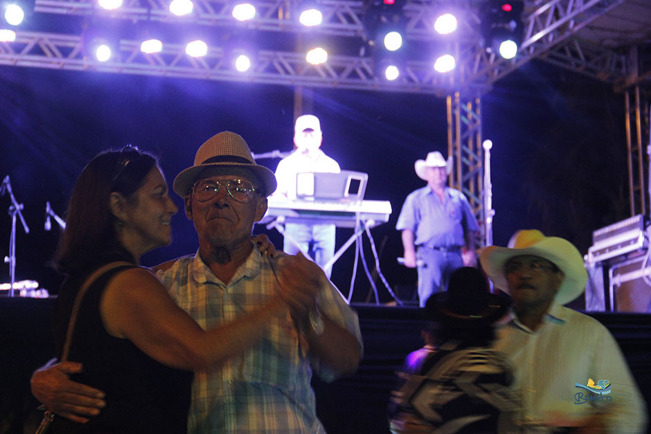 Abertura do 14º Festival da Guavira contou com muita música, feira gastronômica e exposições.