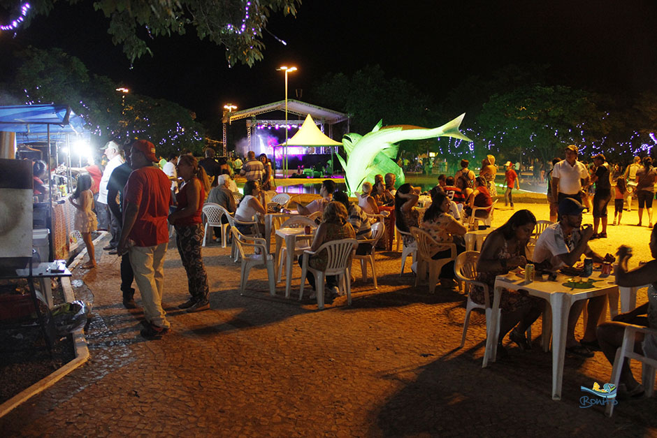 Abertura do 14º Festival da Guavira contou com muita música, feira gastronômica e exposições.