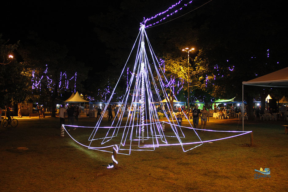 Abertura do 14º Festival da Guavira contou com muita música, feira gastronômica e exposições.