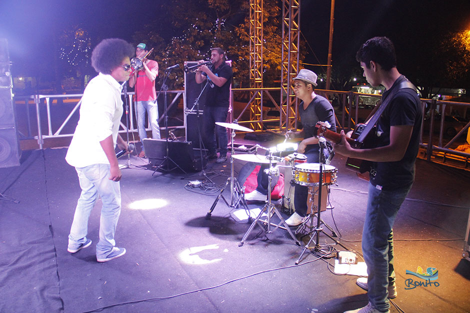 Abertura do 14º Festival da Guavira contou com muita música, feira gastronômica e exposições.