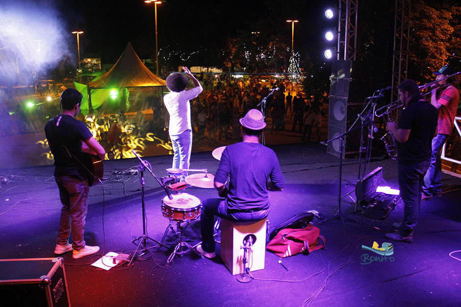 Abertura do 14º Festival da Guavira contou com muita música, feira gastronômica e exposições.