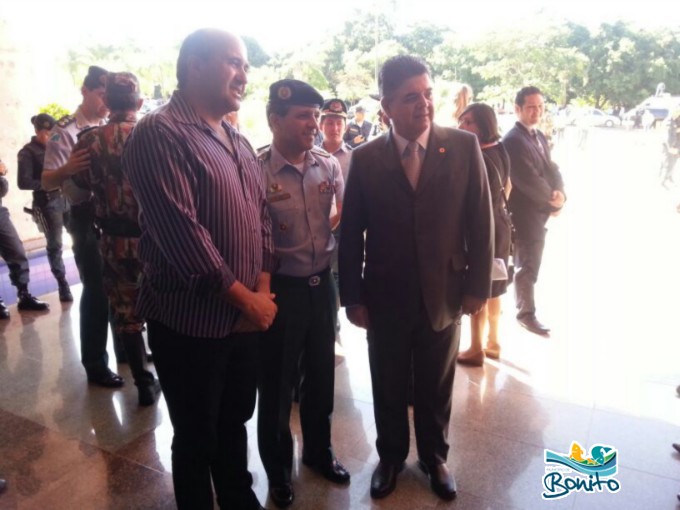 Prefeitura de Bonito recebe viaturas em solenidade que aconteceu em Campo Grande