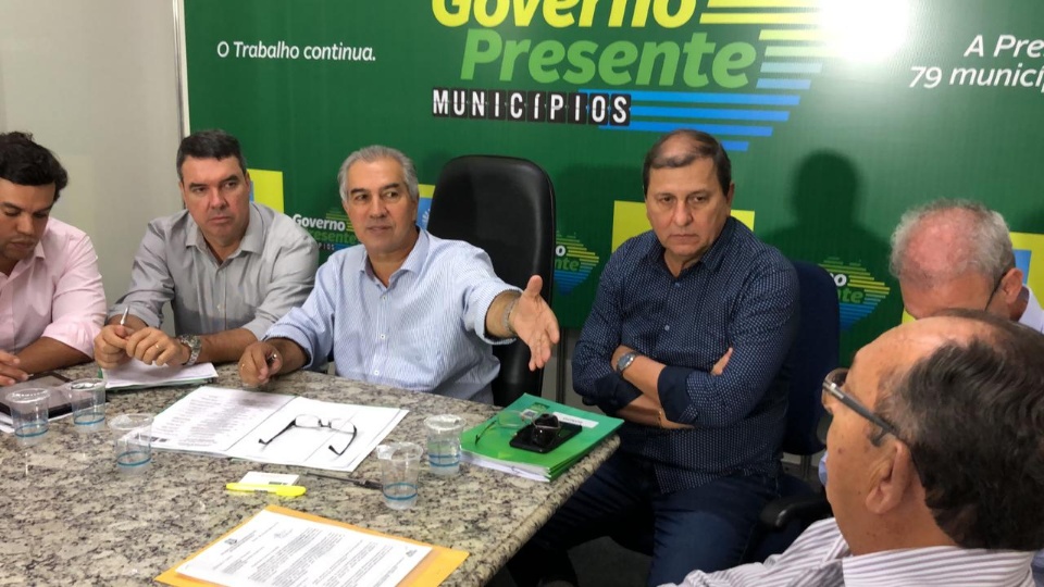 Prefeito reúne-se com governador e apresenta projetos