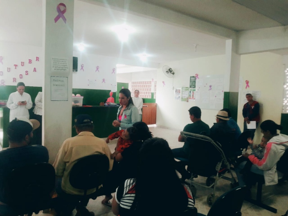 Palestra ensina mulheres a realizarem autoexame de câncer de mama