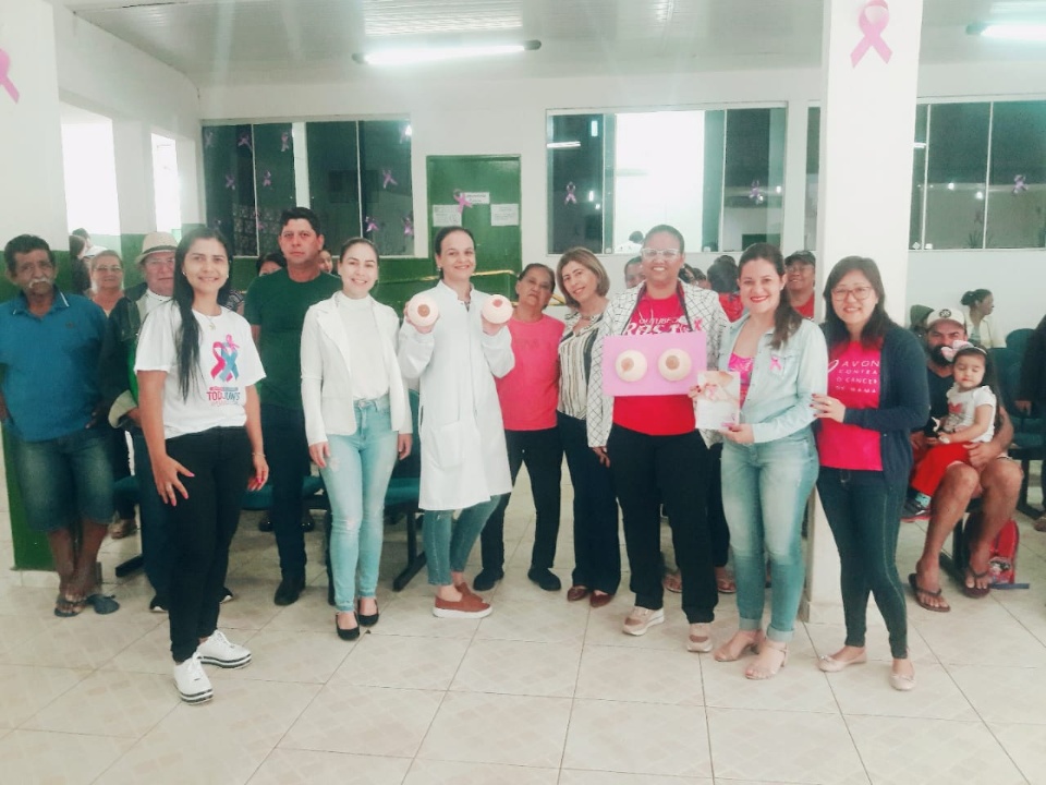 Palestra ensina mulheres a realizarem autoexame de câncer de mama