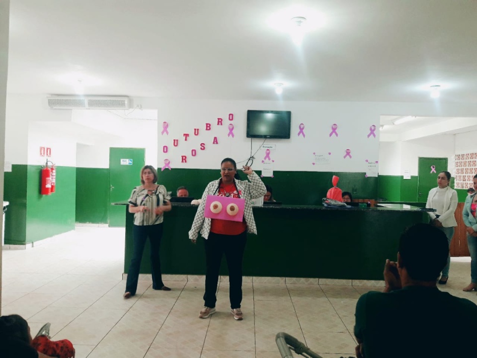 Palestra ensina mulheres a realizarem autoexame de câncer de mama