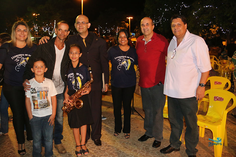 Noite de Concerto Natalino e prêmios na Praça da Liberdade em Bonito